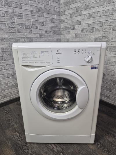 Стиральная машина INDESIT WISN 100